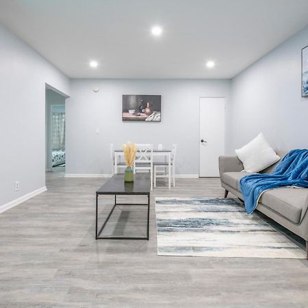 Centre Street Upper 2Bedsuite 4408 Calgary Bagian luar foto