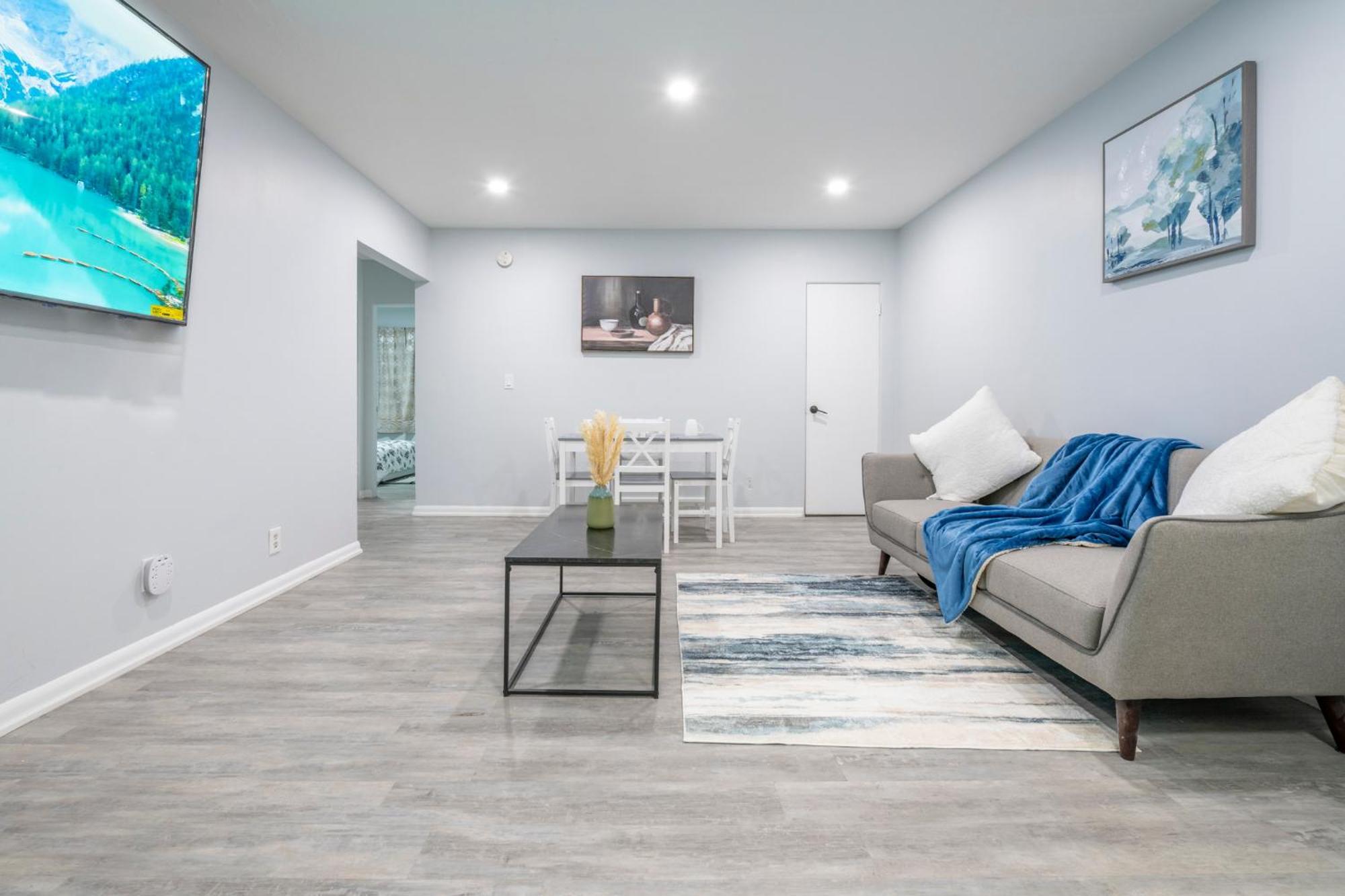 Centre Street Upper 2Bedsuite 4408 Calgary Bagian luar foto